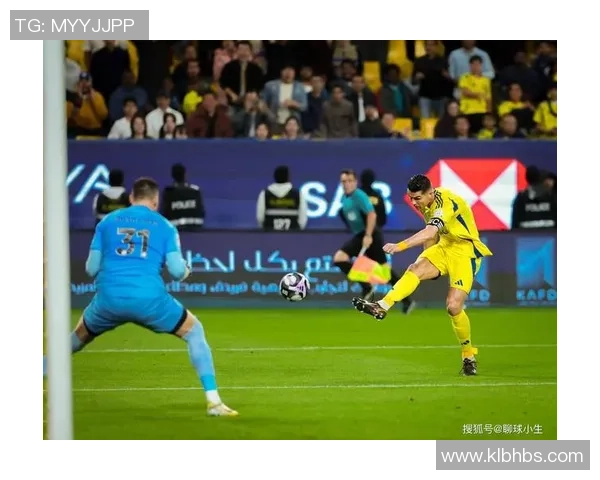 慢动作回放中感受足球巨星的每一次触球与激情瞬间